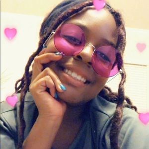 Meet your Posher, Breauja